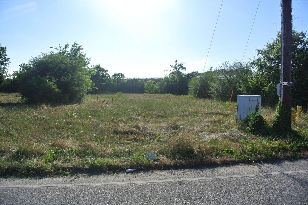1495 Court Street - Photo 1