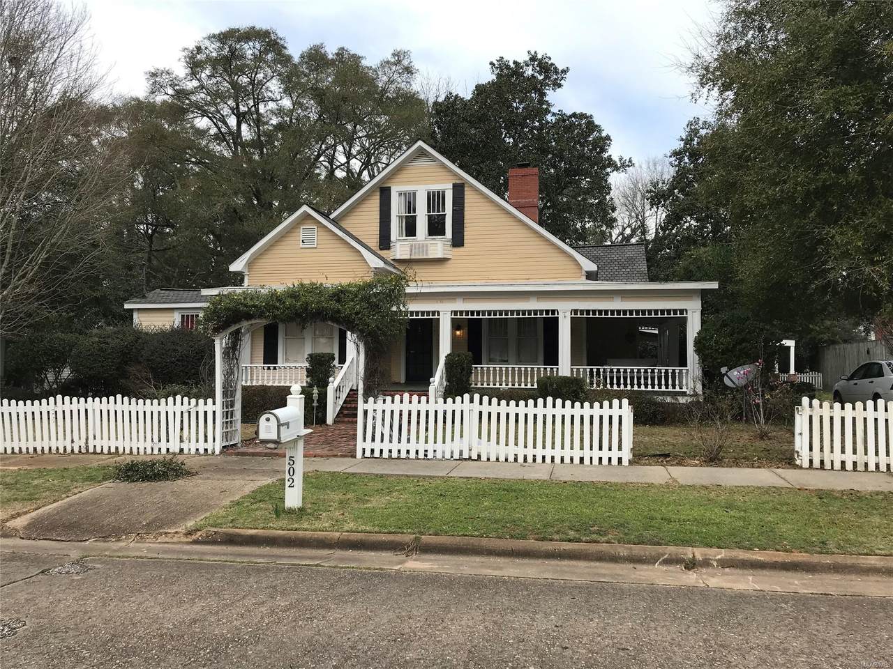 502 Lee Street - Photo 1