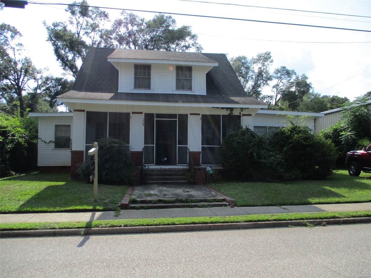 208 Newton Avenue - Photo 1