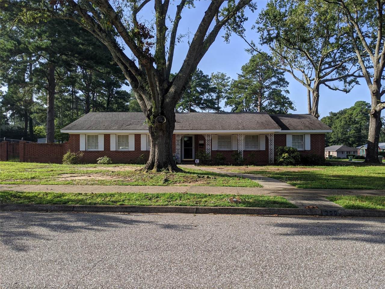 300 Mont Vista Drive - Photo 1
