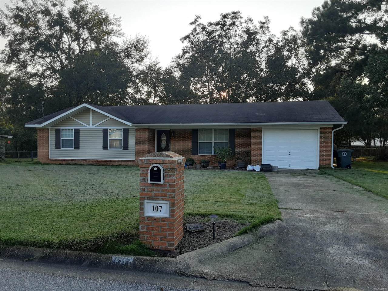 107 Glenwood Drive - Photo 1