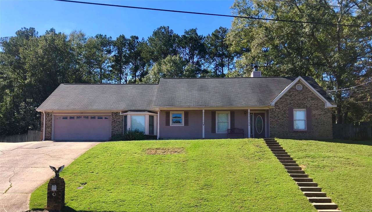 610 Wildwood Drive - Photo 1