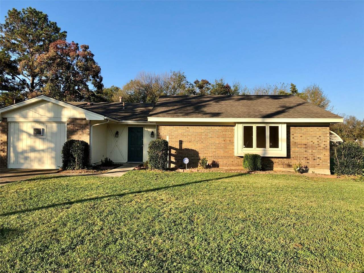 4261 Vaughn Road - Photo 1