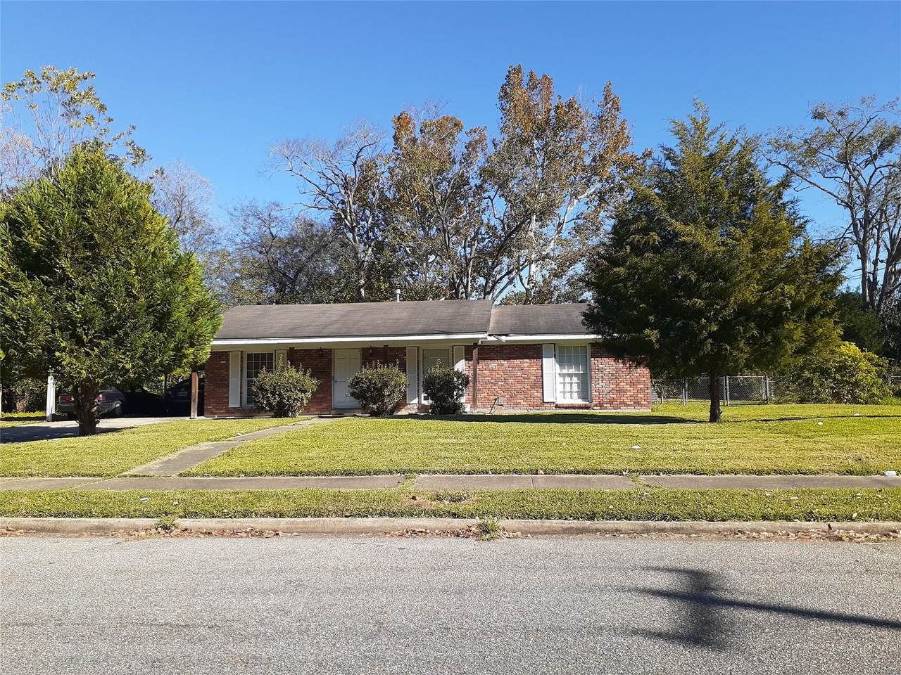 4257 Sunshine Drive - Photo 1