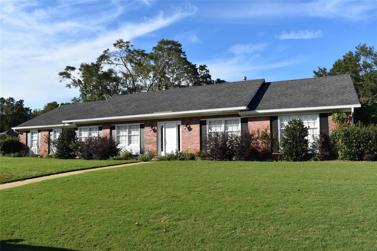 110 Coosada Drive - Photo 1