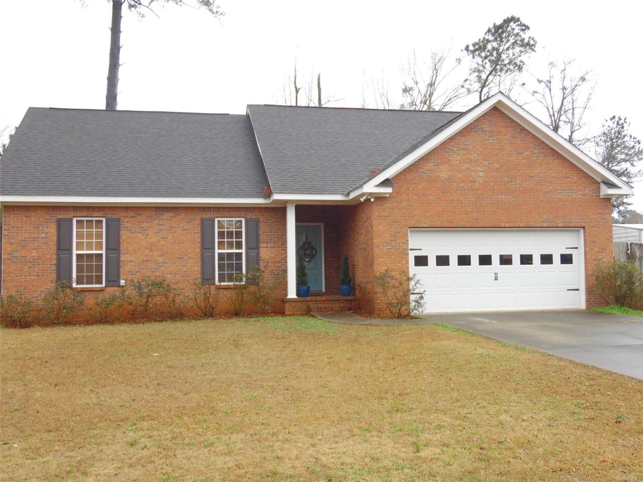 800 Camelot Drive - Photo 1