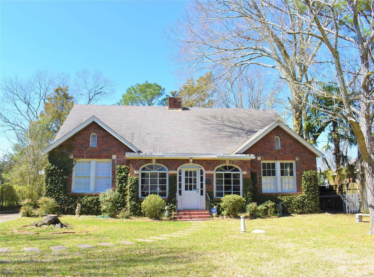 3132 Lexington Road - Photo 1