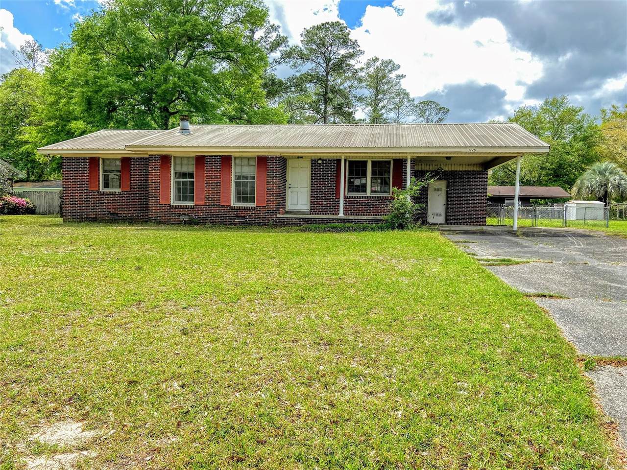 1176 Oak Avenue - Photo 1