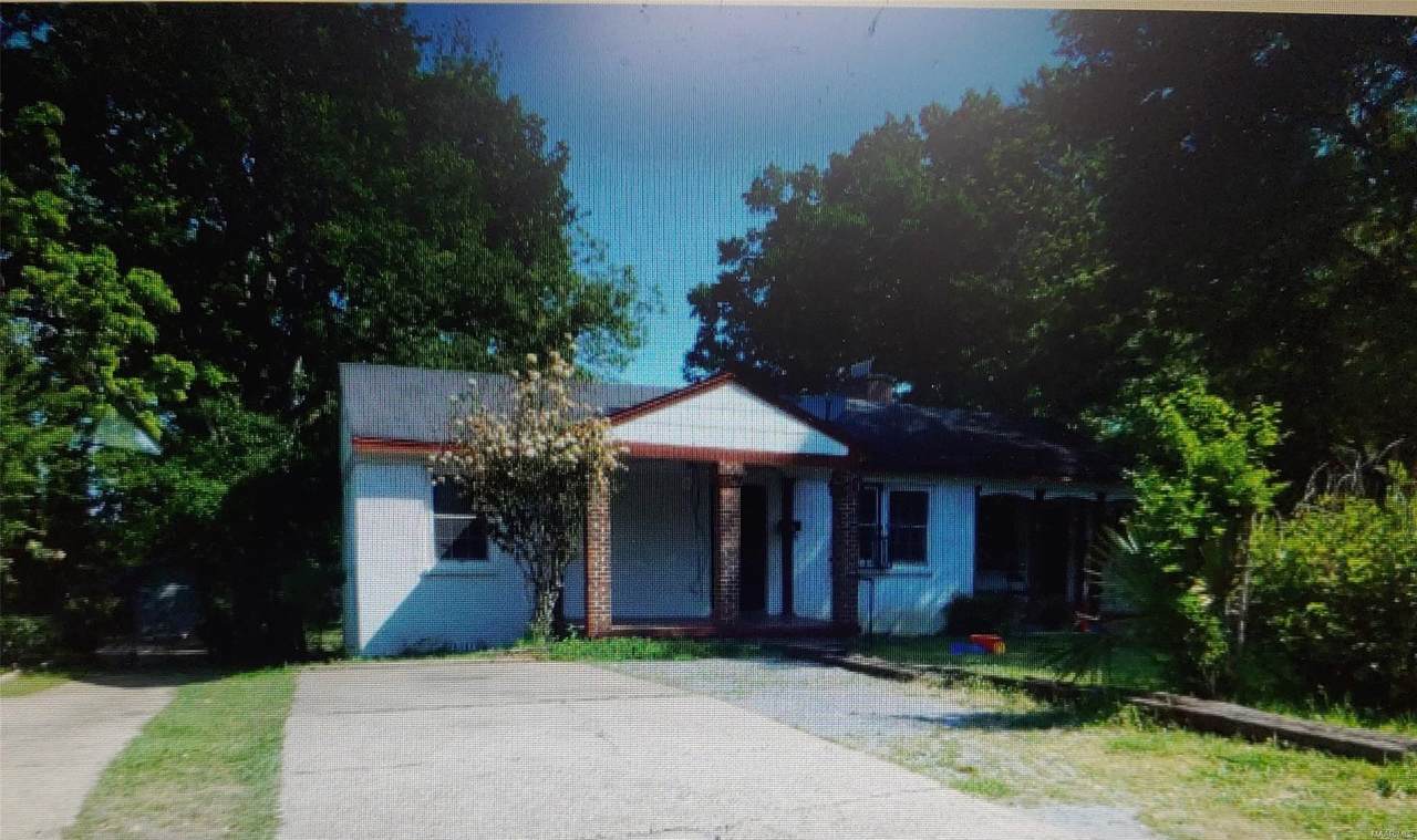 106 Courtland Drive - Photo 1