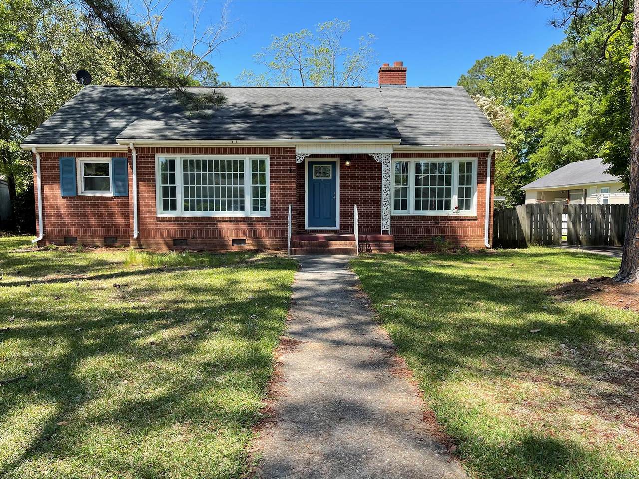 105 Rosewood Drive - Photo 1