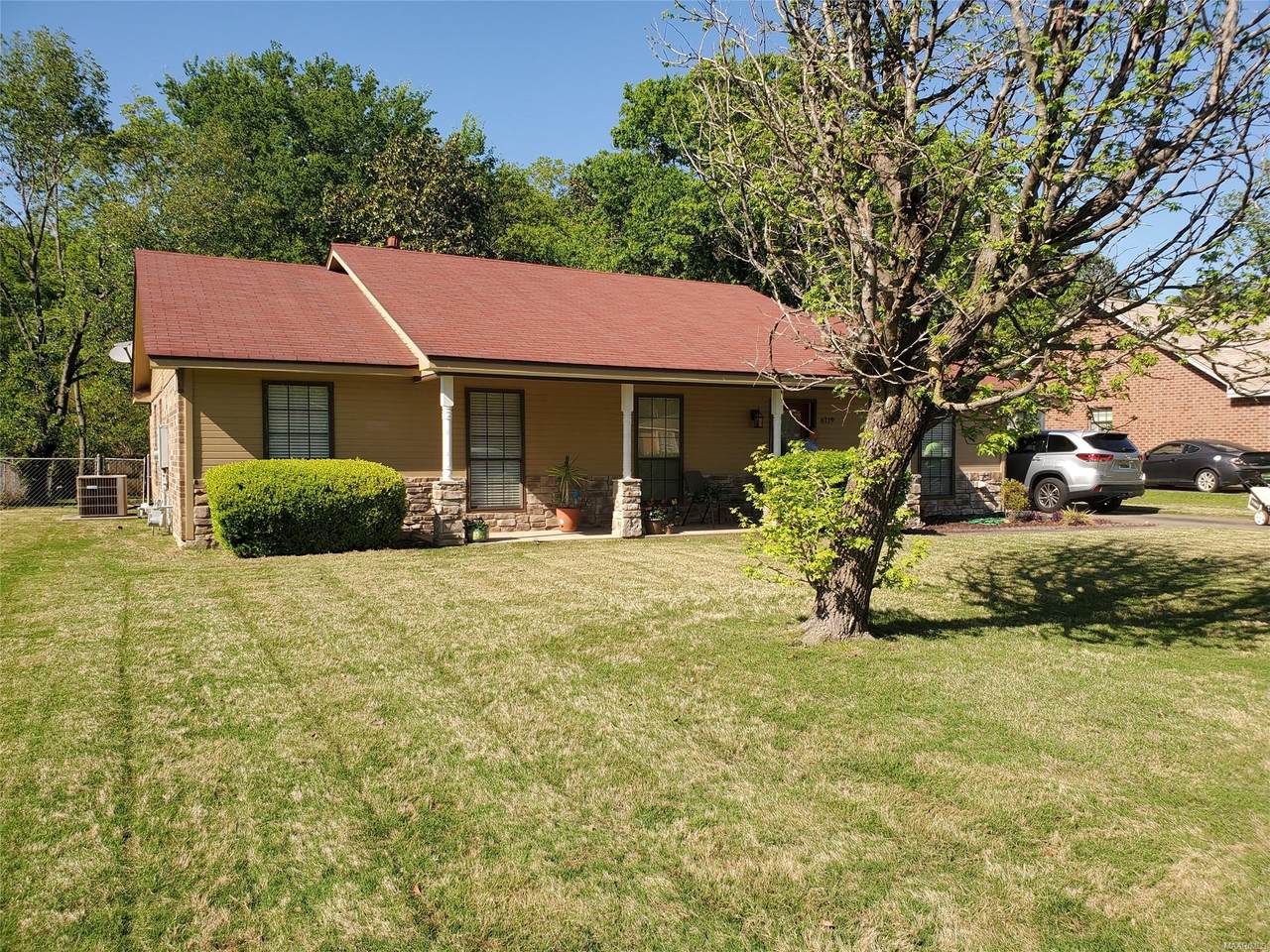 6119 Willow Glen Drive - Photo 1