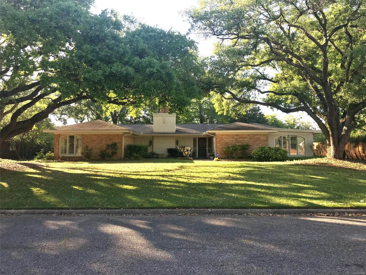 2508 Hermitage Drive - Photo 1