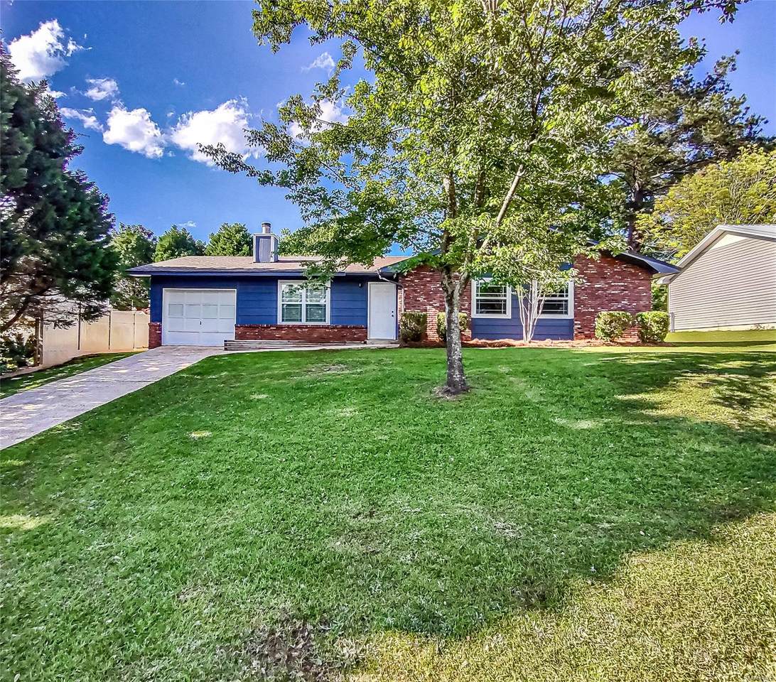 112 Pawnee Drive - Photo 1