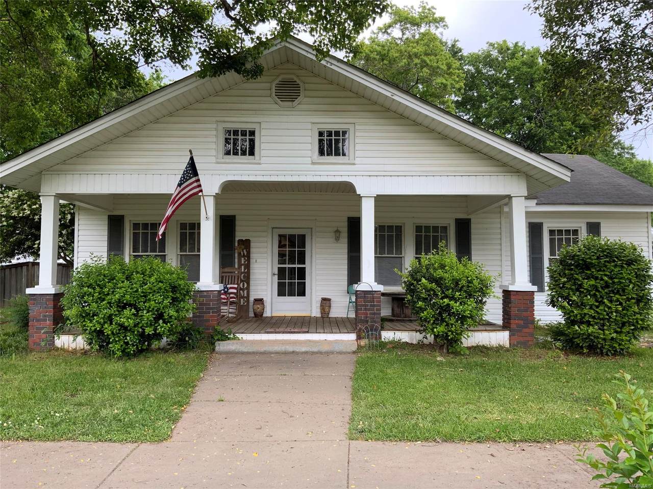 404 Bridge Street - Photo 1