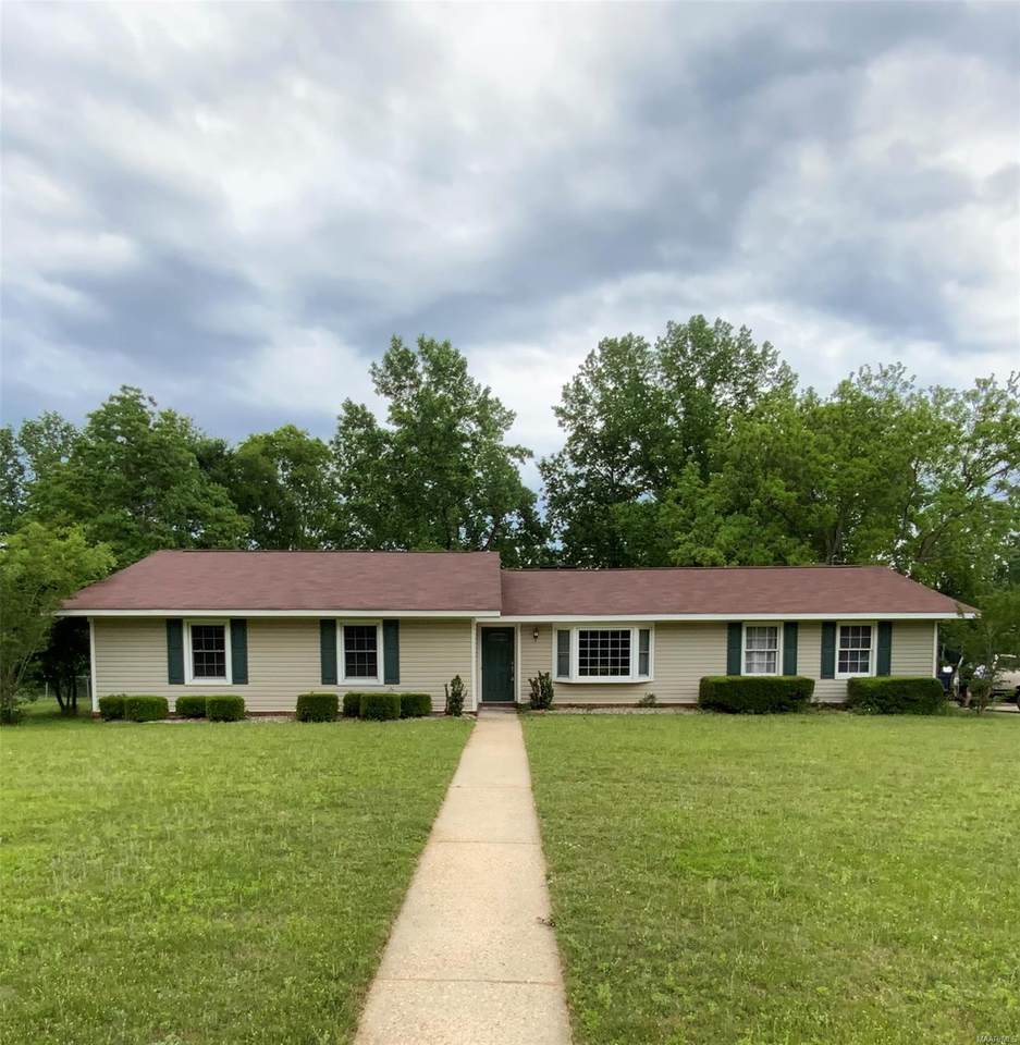 106 Auburn Drive - Photo 1