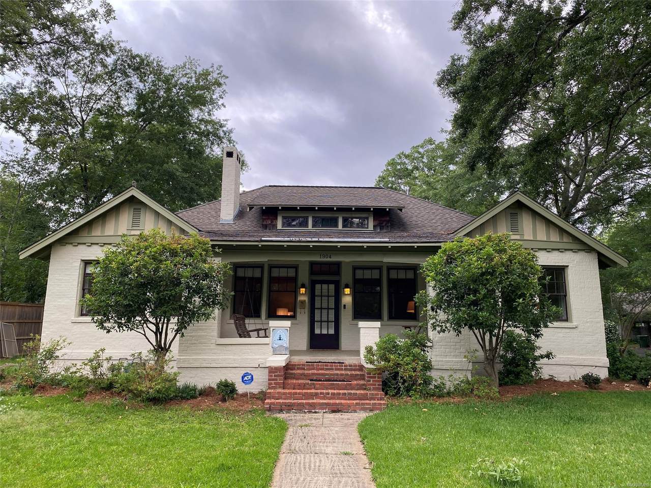 1904 Ridge Avenue - Photo 1