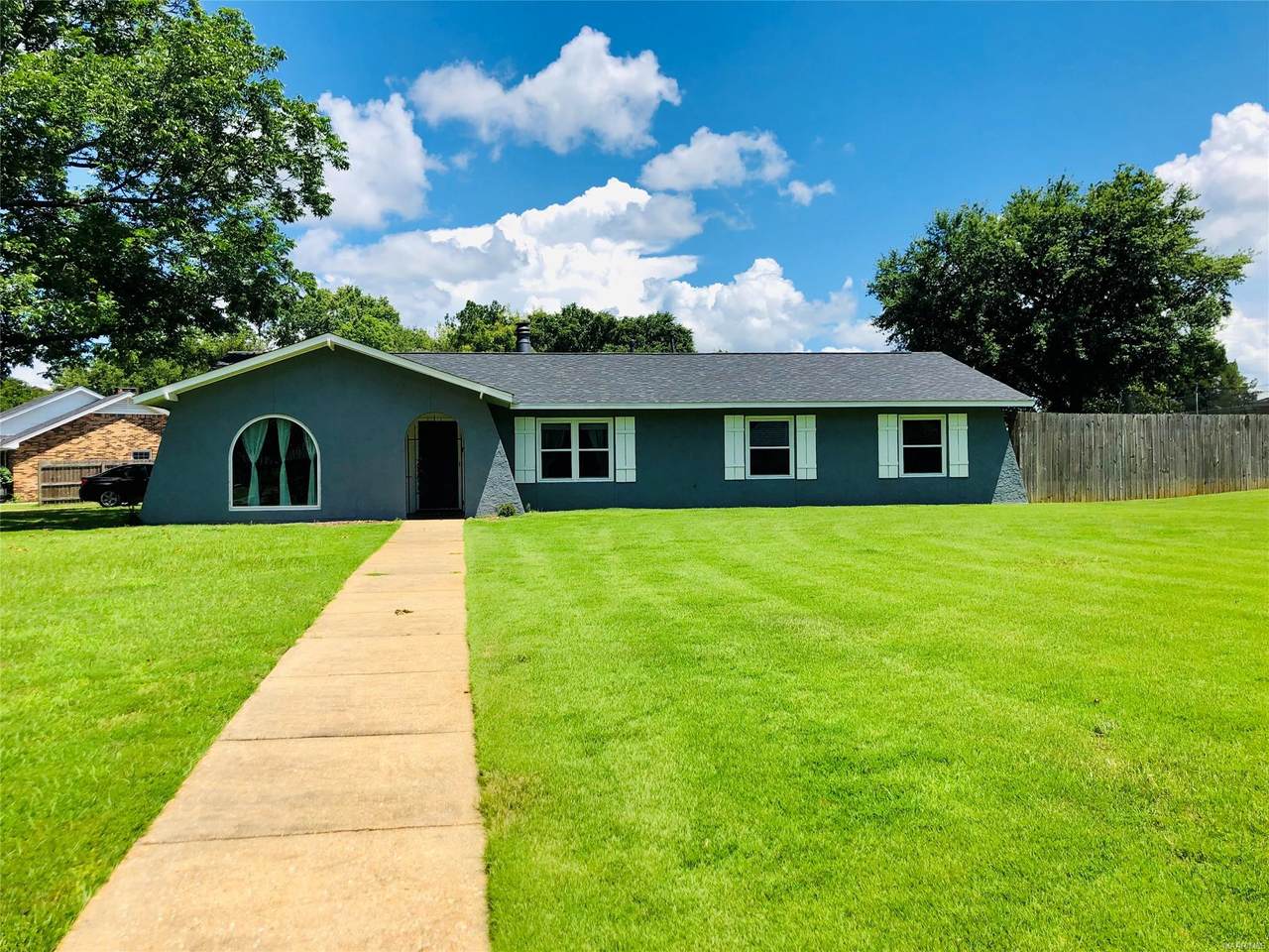 131 Natchez Drive - Photo 1