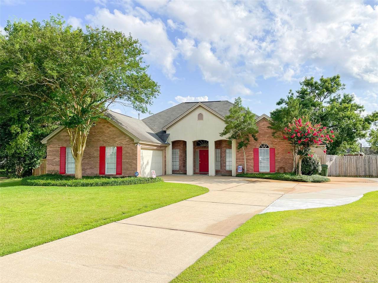 6400 Eastwood Glen Drive - Photo 1