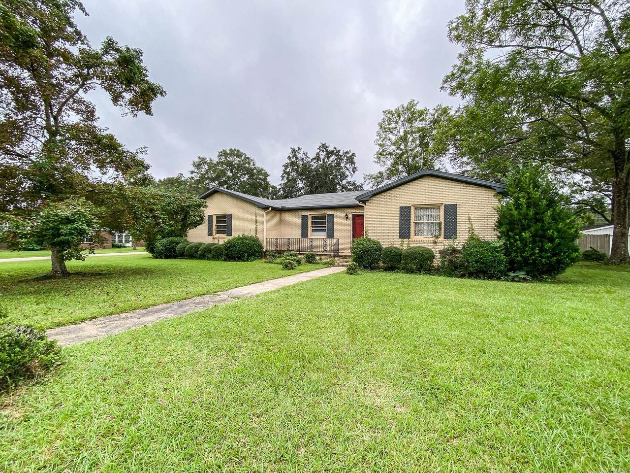 201 Camellia Avenue - Photo 1