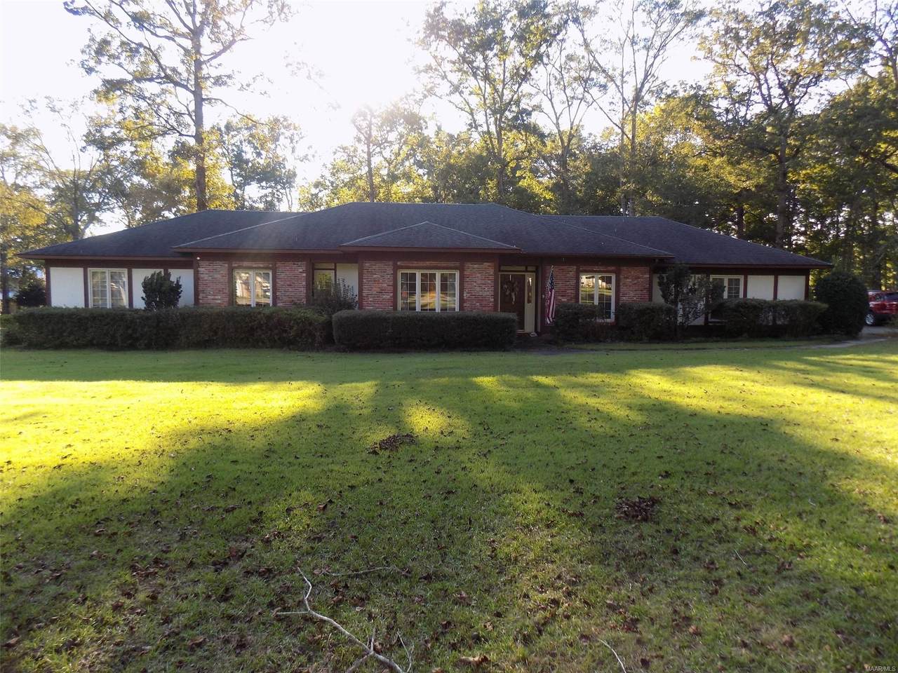 563 Country Club Drive - Photo 1