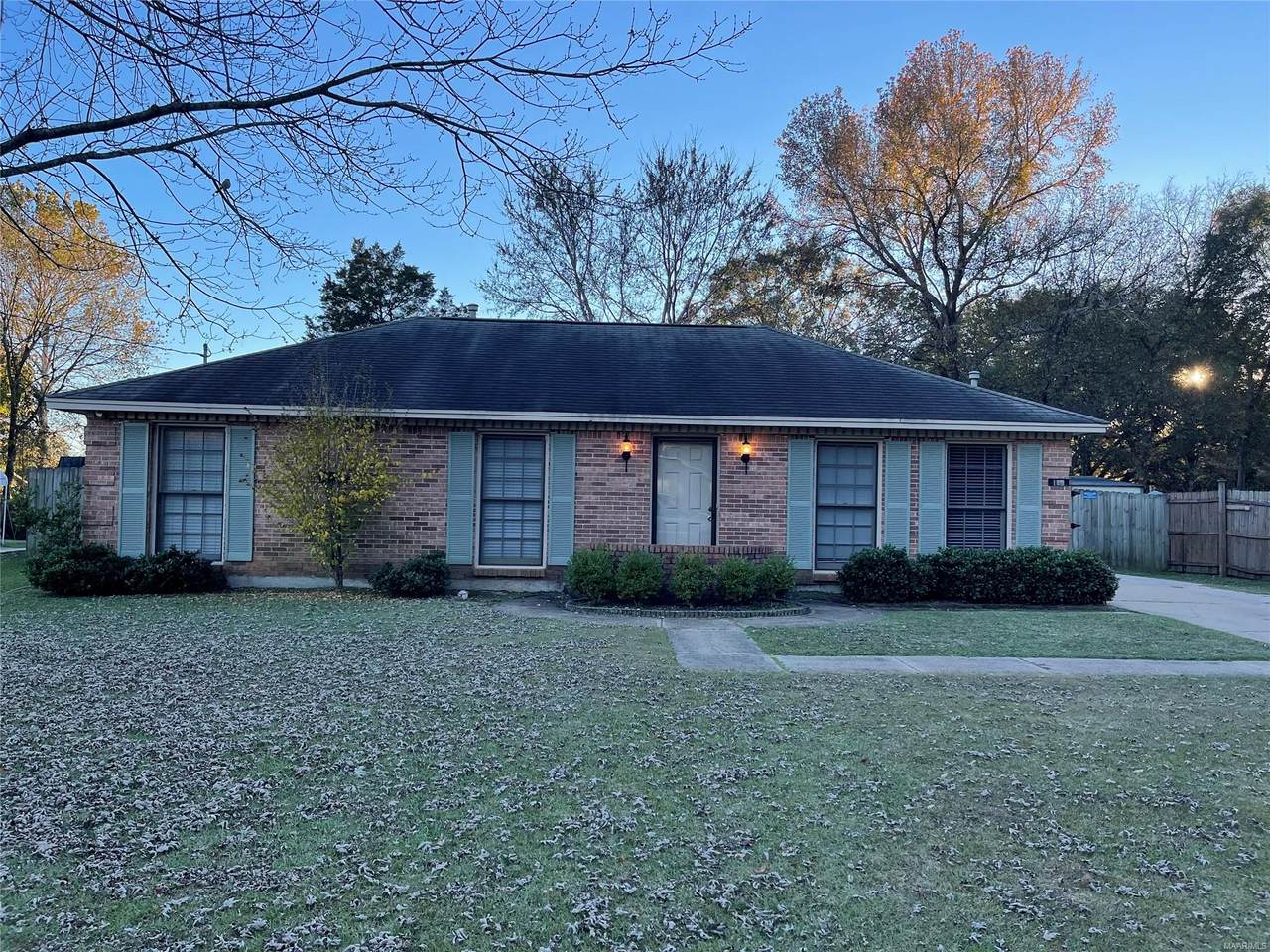 115 Kingswood Drive - Photo 1