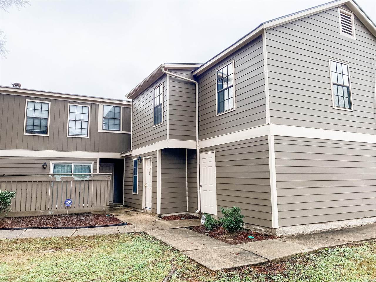 1673 Trinity Boulevard - Photo 1