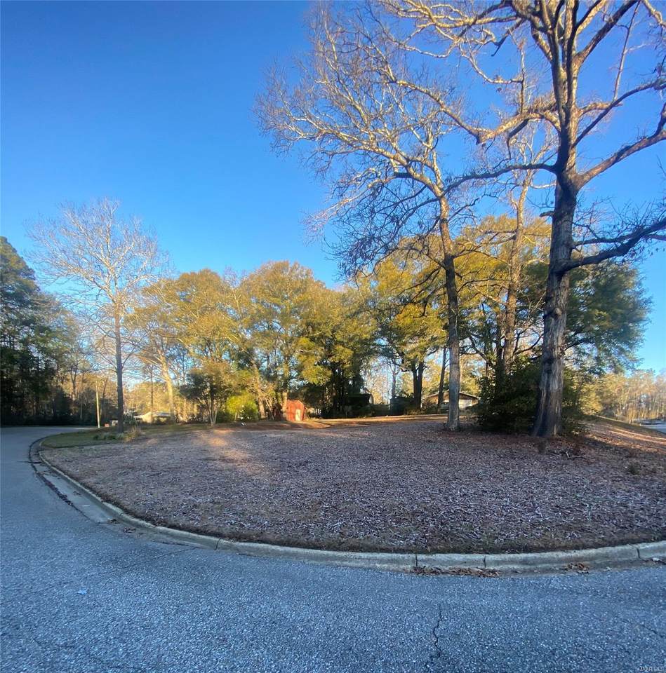 601 Northside Drive - Photo 1