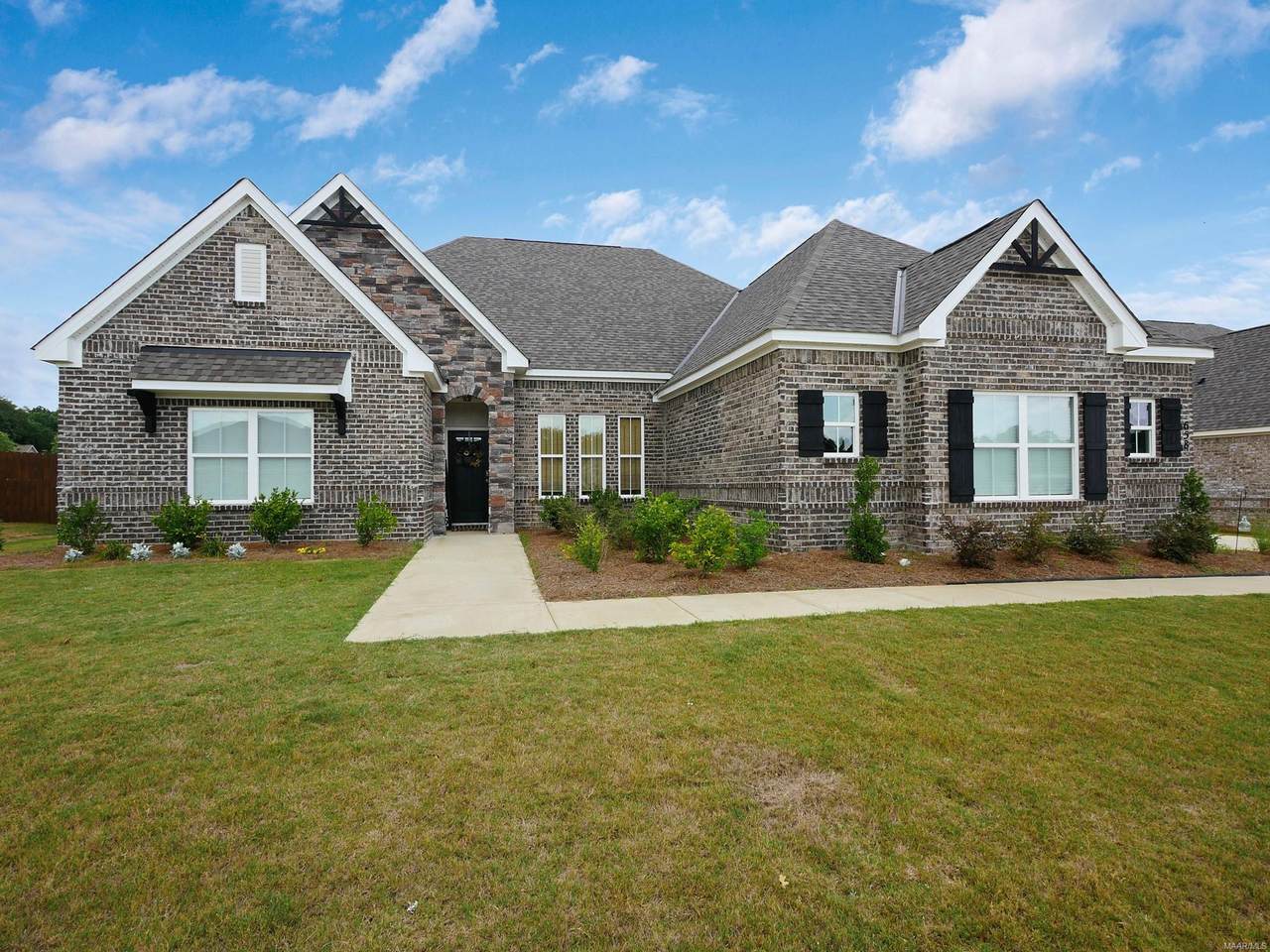 658 Abby Lane - Photo 1