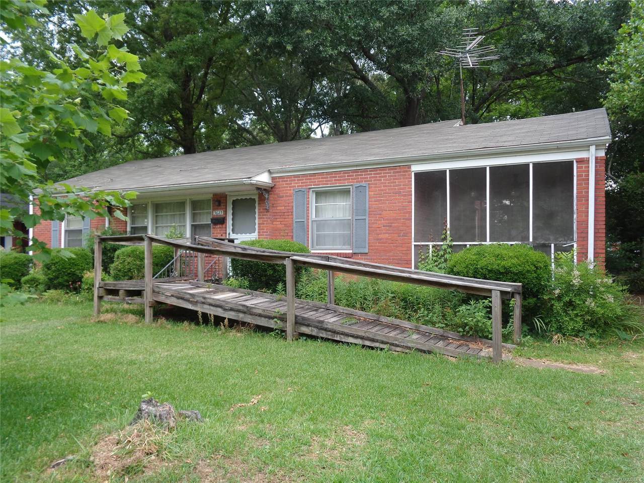 3623 Pelzer Avenue - Photo 1