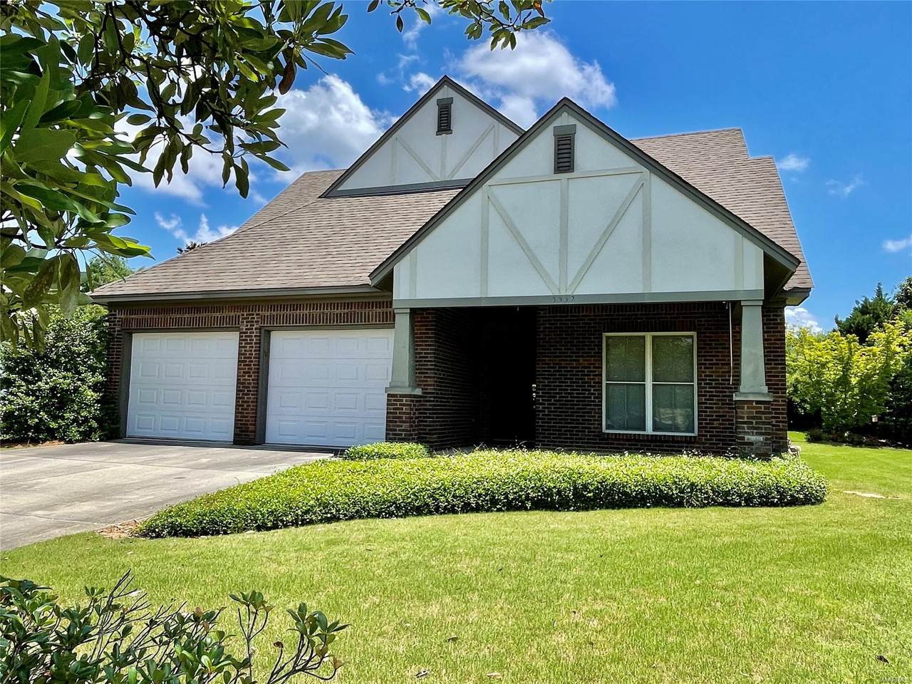 5552 Ash Grove Circle - Photo 1