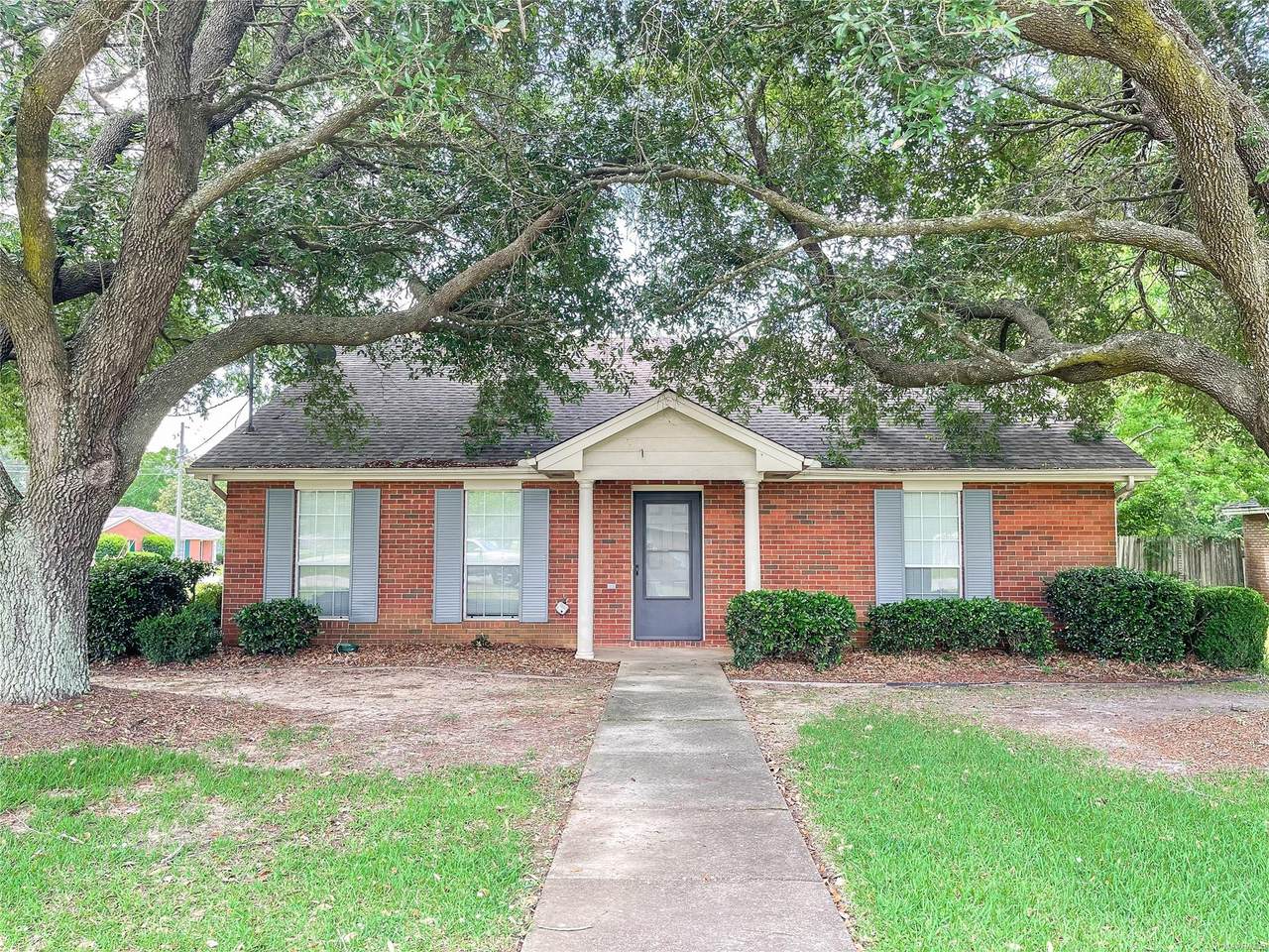 542 Deer Path - Photo 1