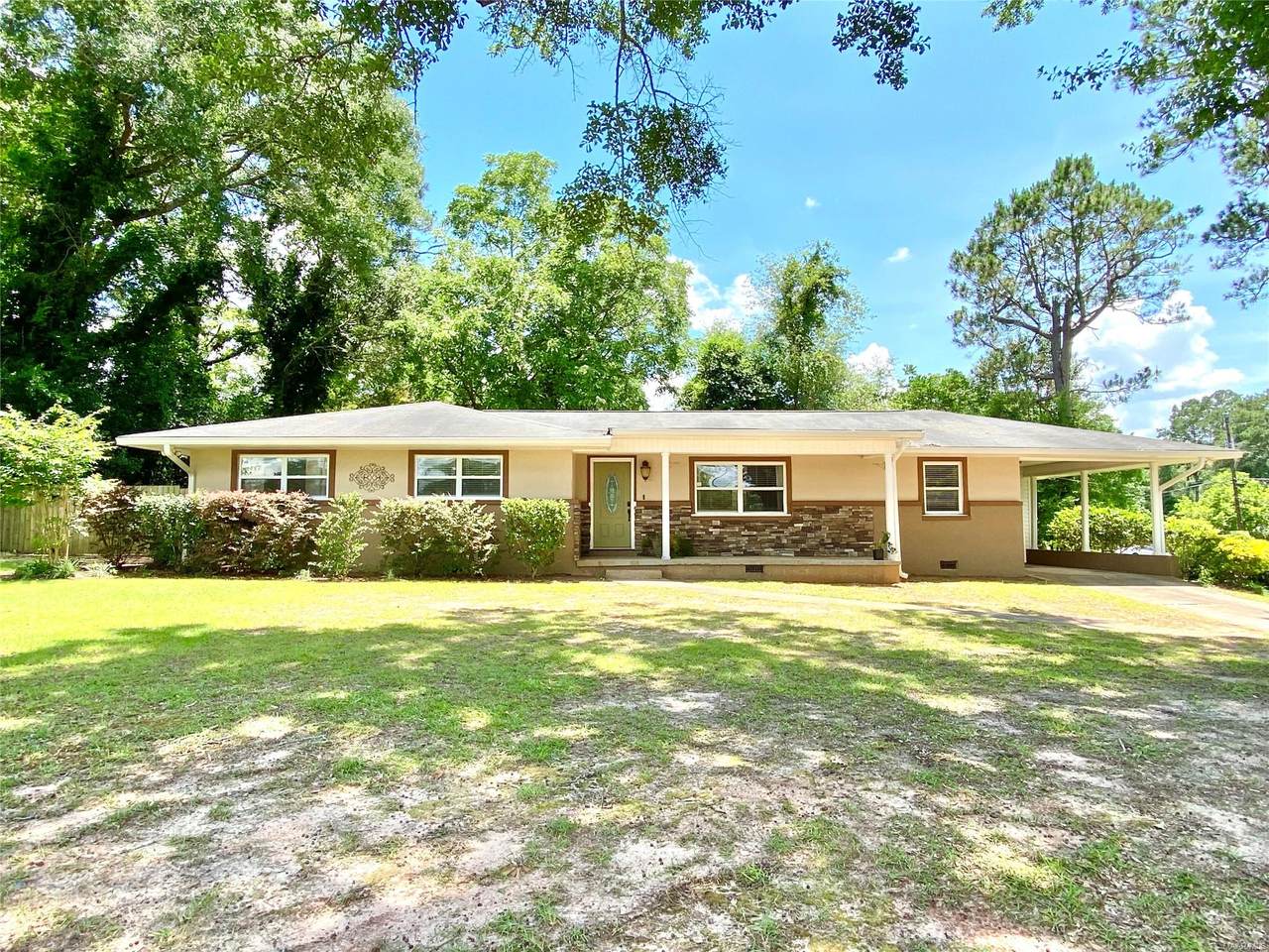 1303 College Street - Photo 1