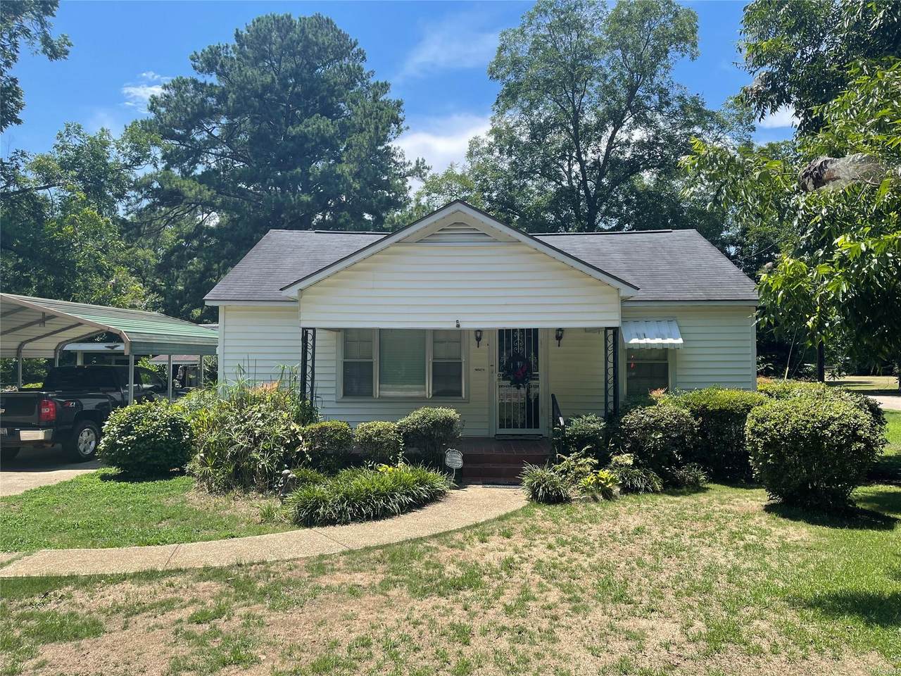 131 Oak Street - Photo 1