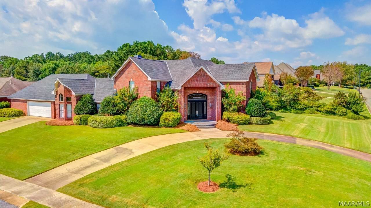 390 Holly Brook Drive - Photo 1