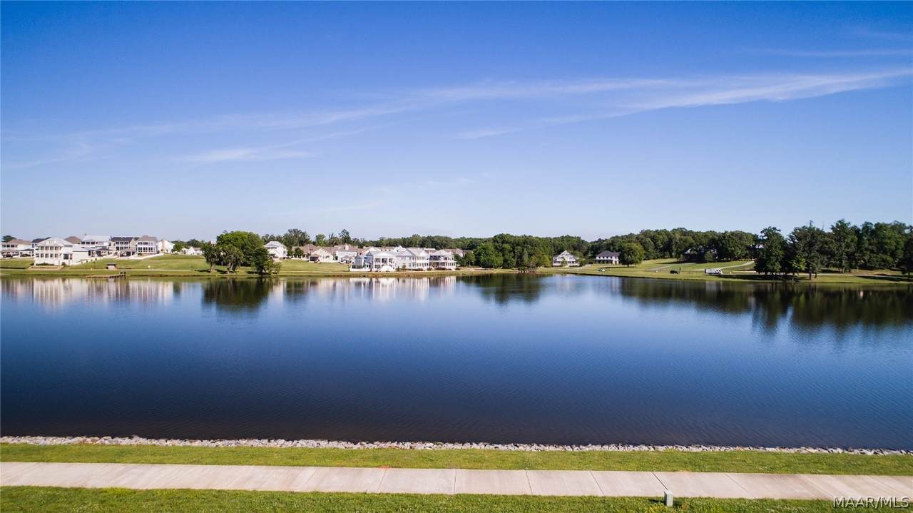 60 Crescent Way - Photo 1