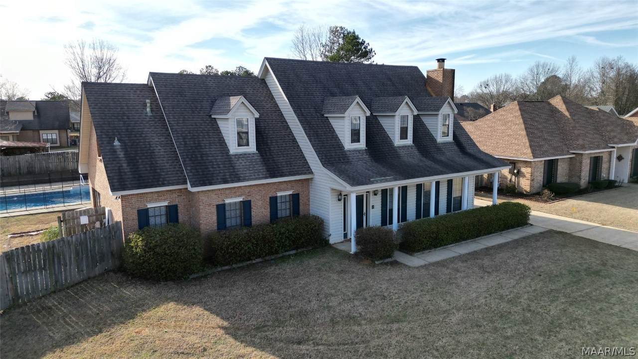 742 Summer Lane - Photo 1