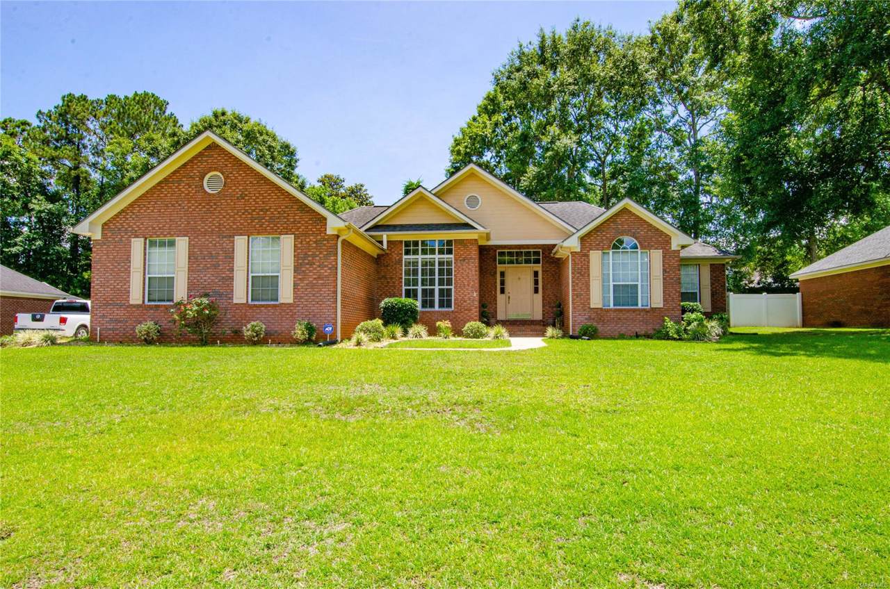 205 Inglewood Drive - Photo 1