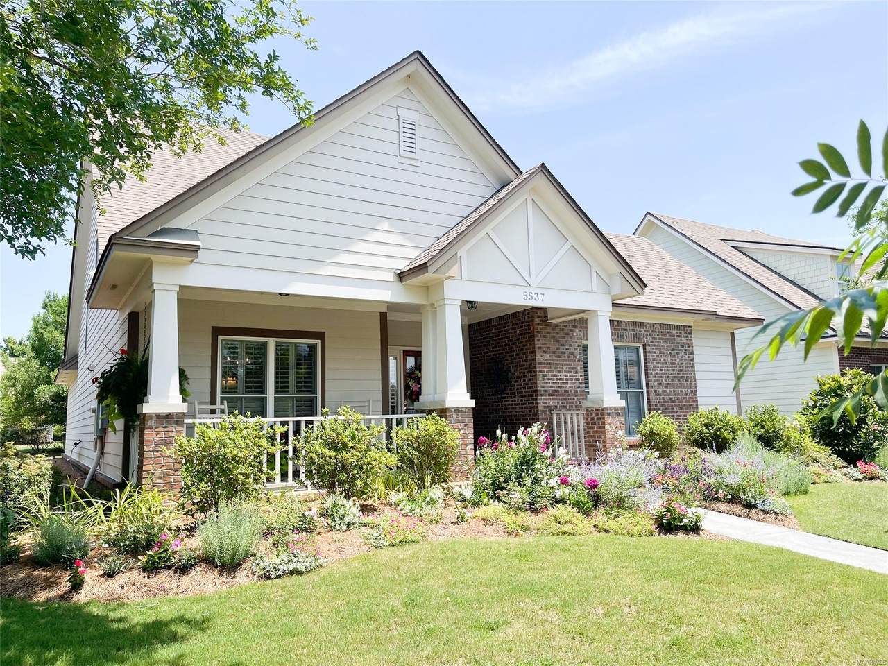 5537 Ash Grove Circle - Photo 1