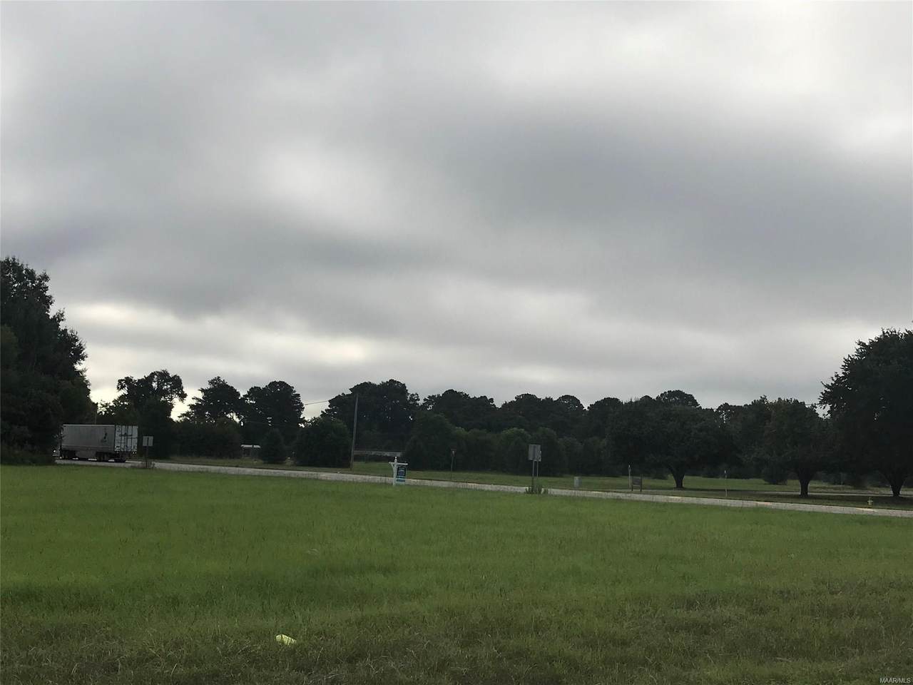 1091 Country Club Commercial Parkway - Photo 1