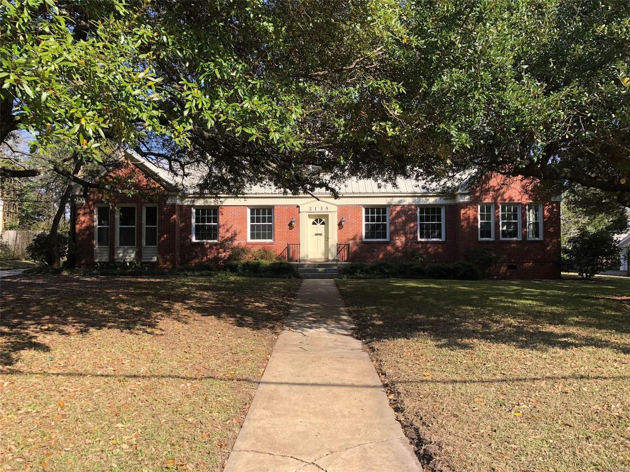 2135 College Street - Photo 1