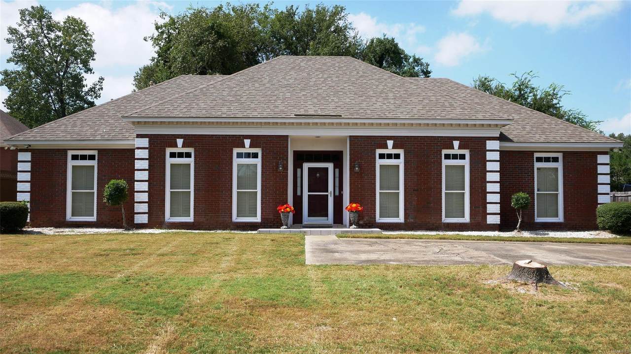 3118 Fieldcrest Drive - Photo 1
