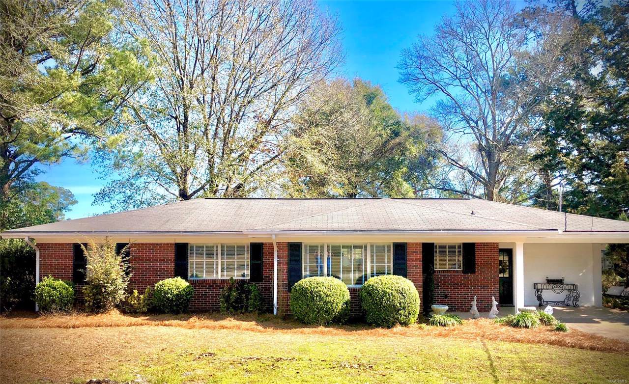 211 Cedar Drive - Photo 1