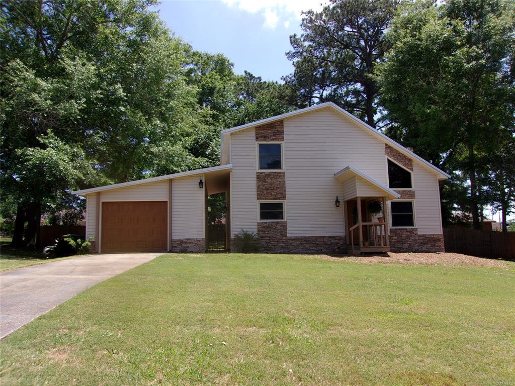 201 Skylark Drive - Photo 1