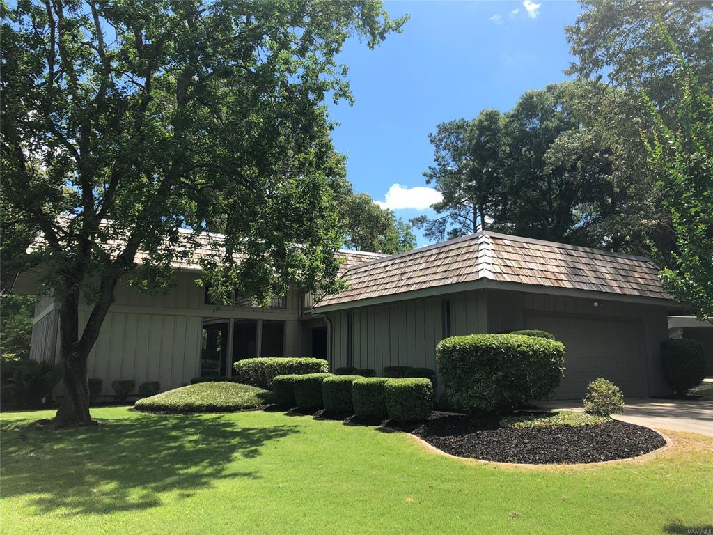 302 Lakewood Drive - Photo 1