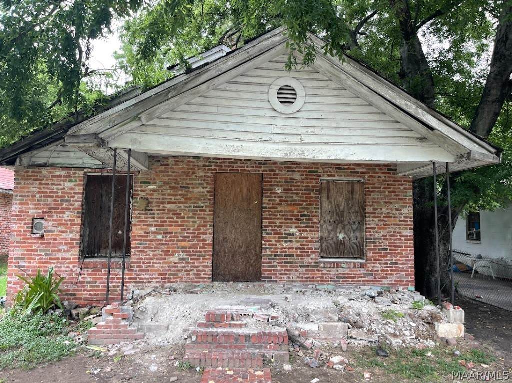 720 Erskine Street - Photo 1