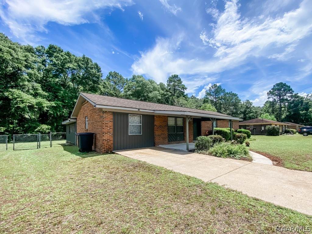 405 Pinecrest Circle - Photo 1