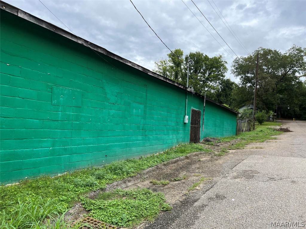 551 Oak Street - Photo 1