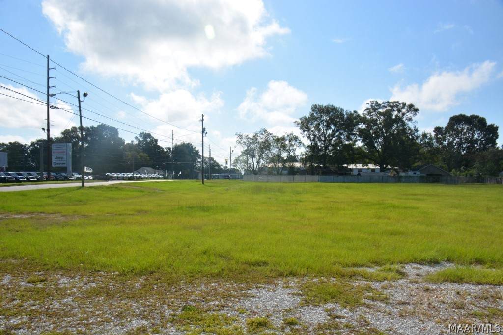 136 Plaza Drive - Photo 1