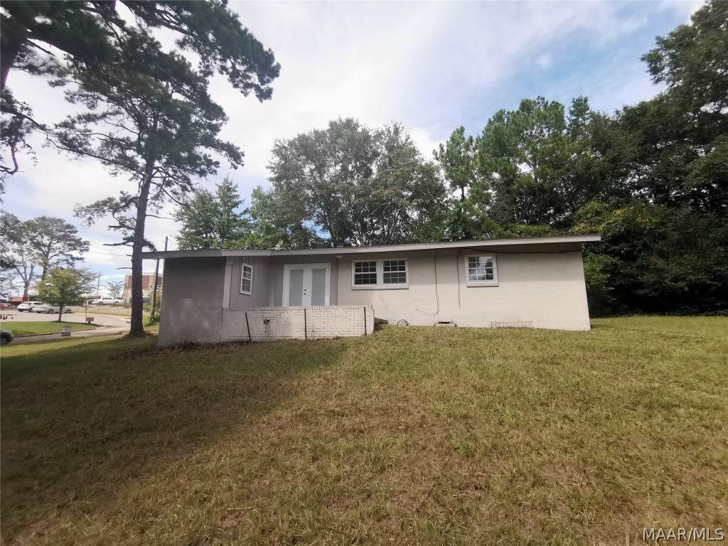 108 Lakeside Drive - Photo 1