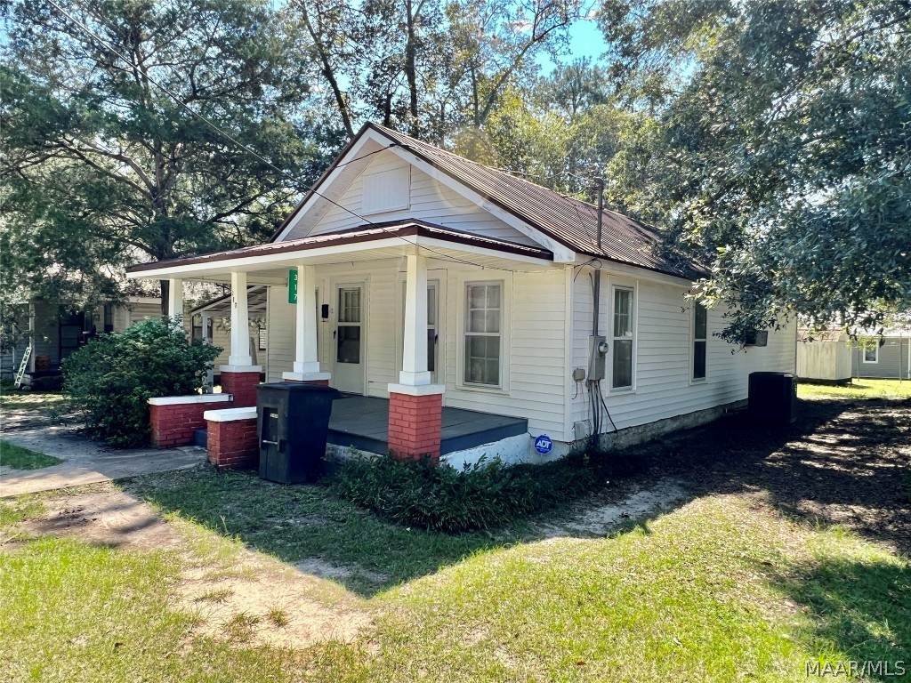 317 Campbell Street - Photo 1